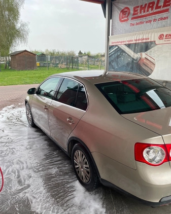 Volkswagen Jetta cena 13000 przebieg: 288936, rok produkcji 2006 z Lubsko małe 92